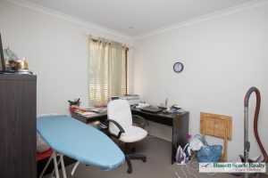 1/4 Binnar Court, Erskine, WA 6210 AUS