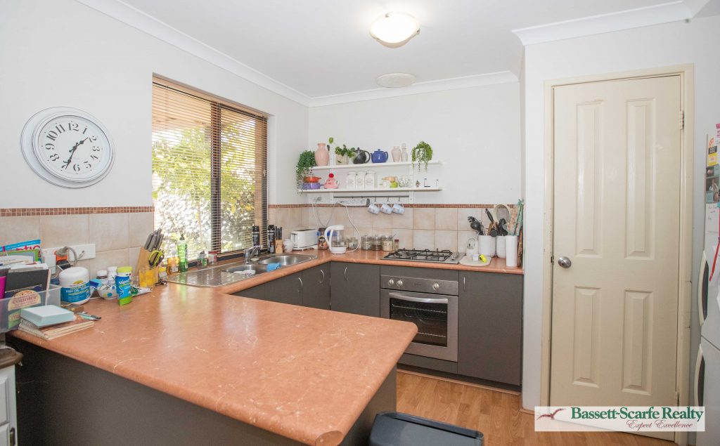 1/4 Binnar Court, Erskine - Thumbnail 6