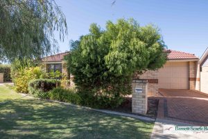 1/4 Binnar Court, Erskine, WA 6210 AUS