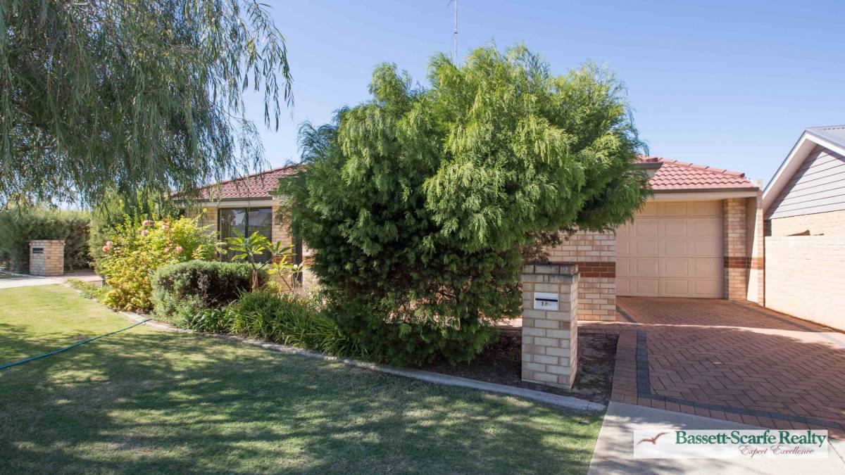 1/4 Binnar Court, Erskine, WA 6210 AUS