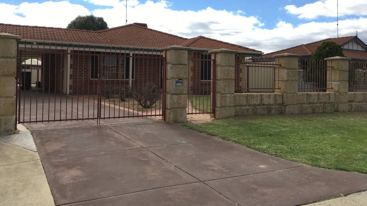 11 Mariner Place, Halls Head, WA 6210 AUS