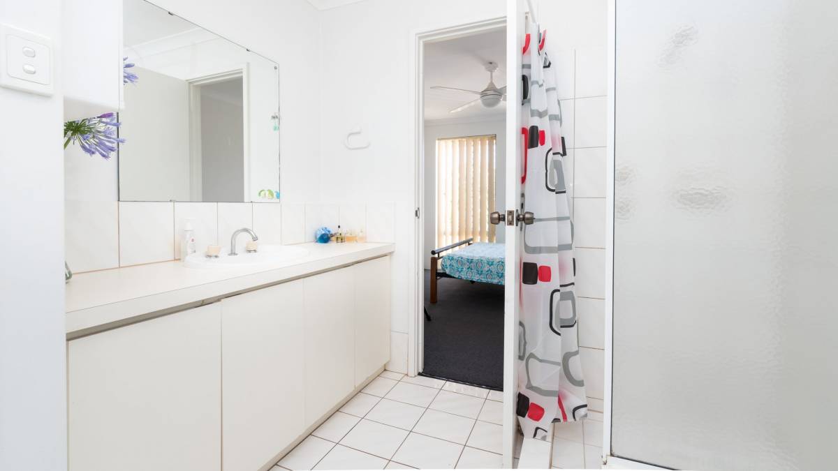 10B Coppercups Place, Halls Head, WA 6210 AUS