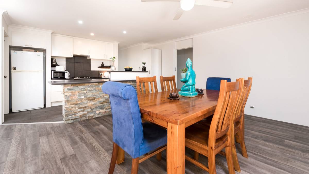 10B Coppercups Place, Halls Head, WA 6210 AUS