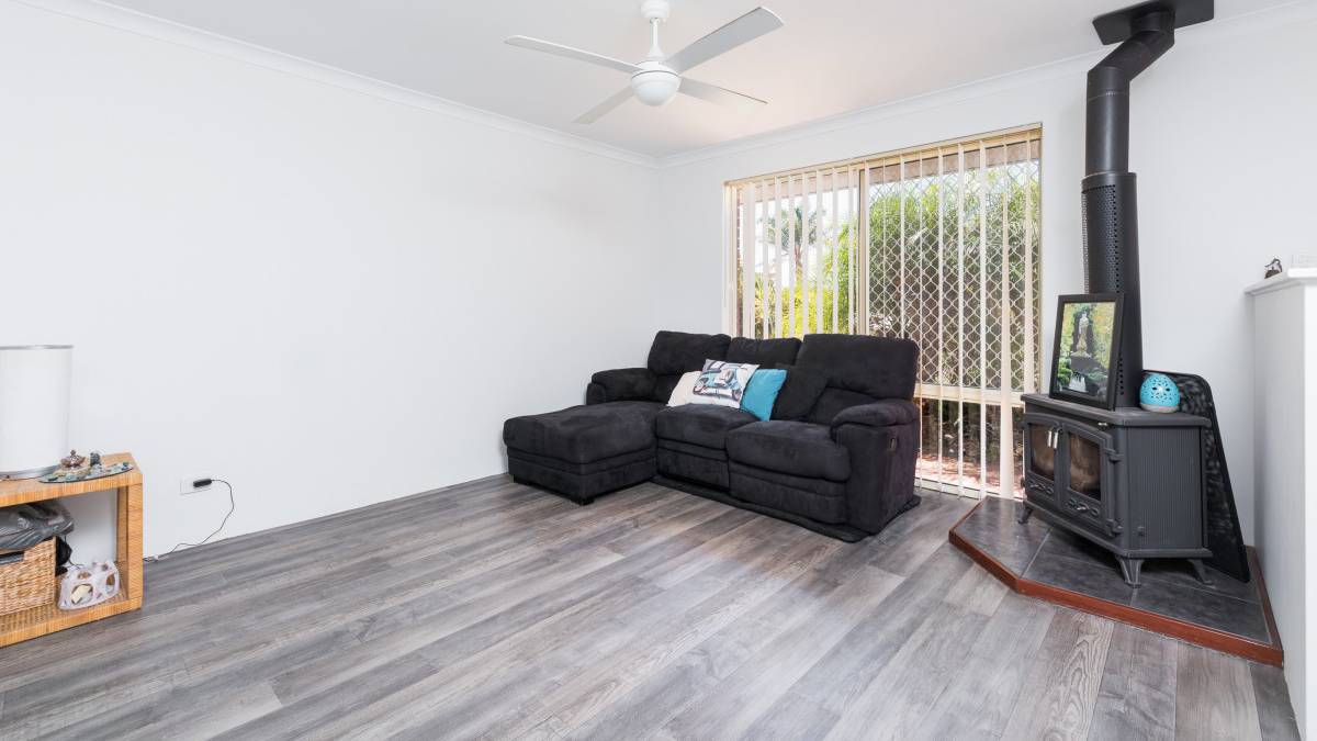 10B Coppercups Place, Halls Head, WA 6210 AUS