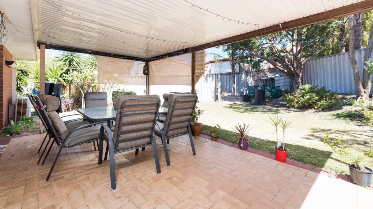 10B Coppercups Place, Halls Head, WA 6210 AUS