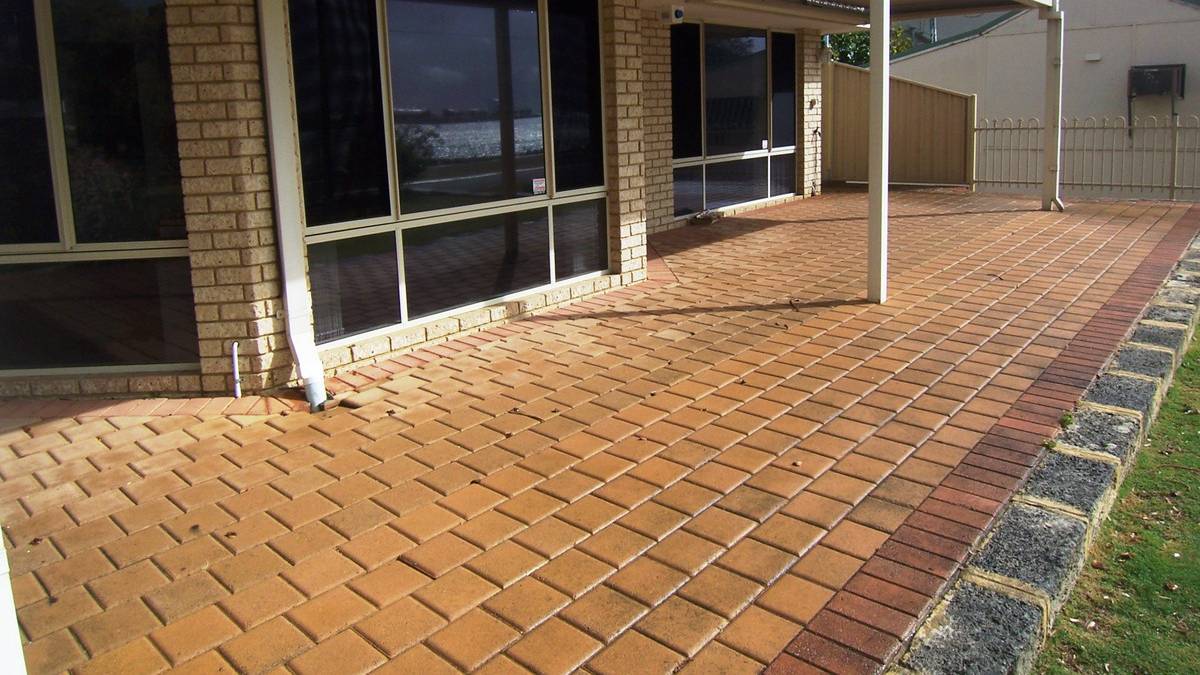 26 Fairbridge Road, Halls Head, WA 6210 AUS