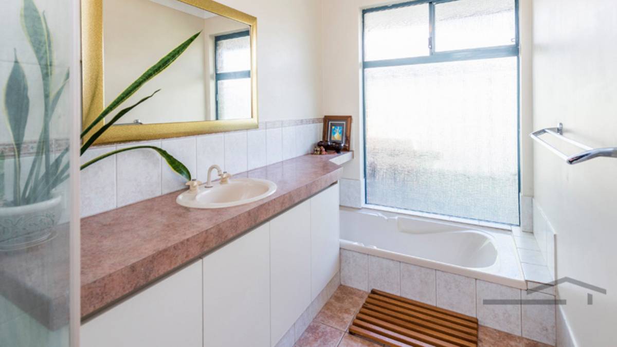 14 Birdsong Grove, Greenfields, WA 6210 AUS