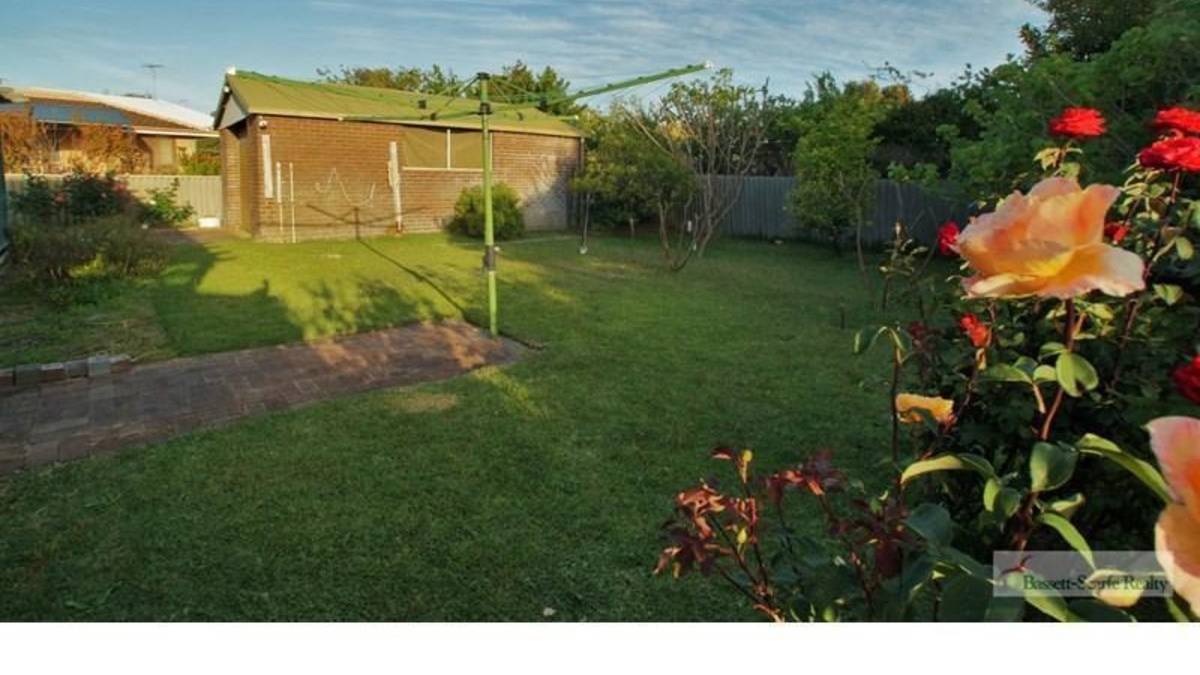 15 Mckerracher Street, DUDLEY PARK, WA 6210 AUS