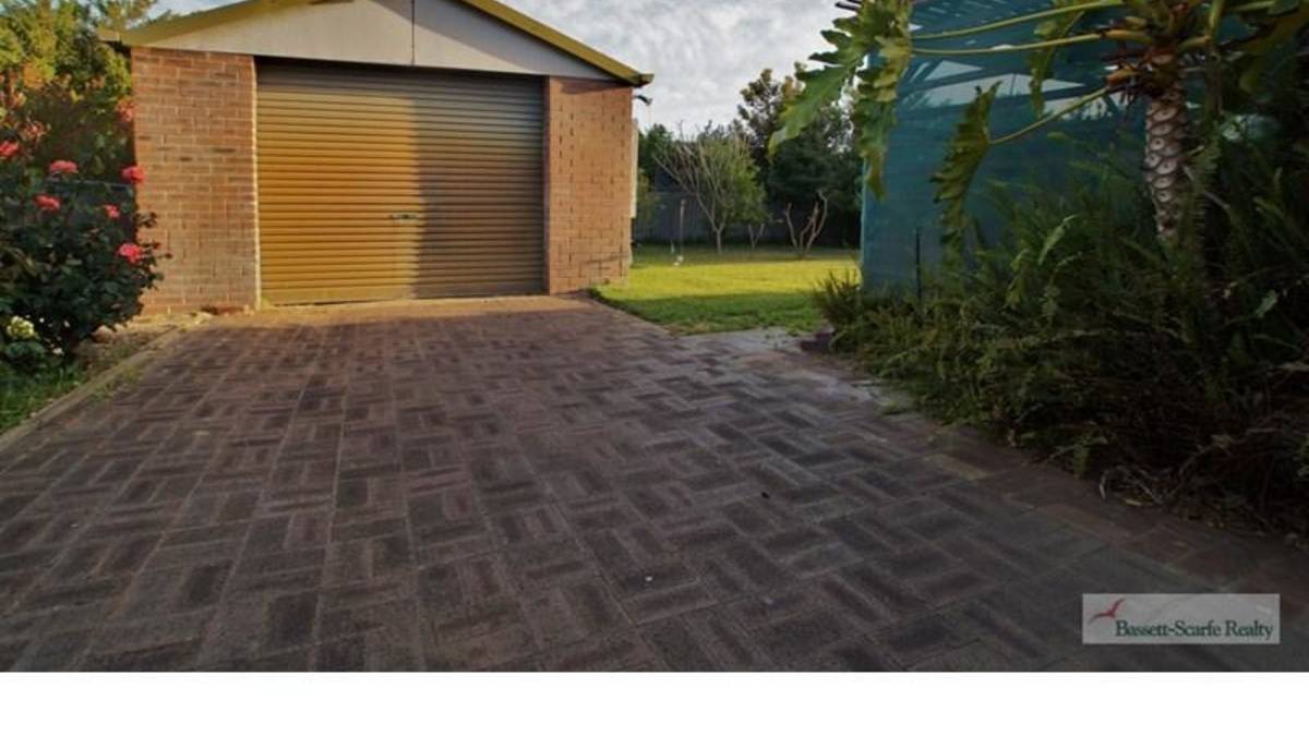 15 Mckerracher Street, DUDLEY PARK, WA 6210 AUS