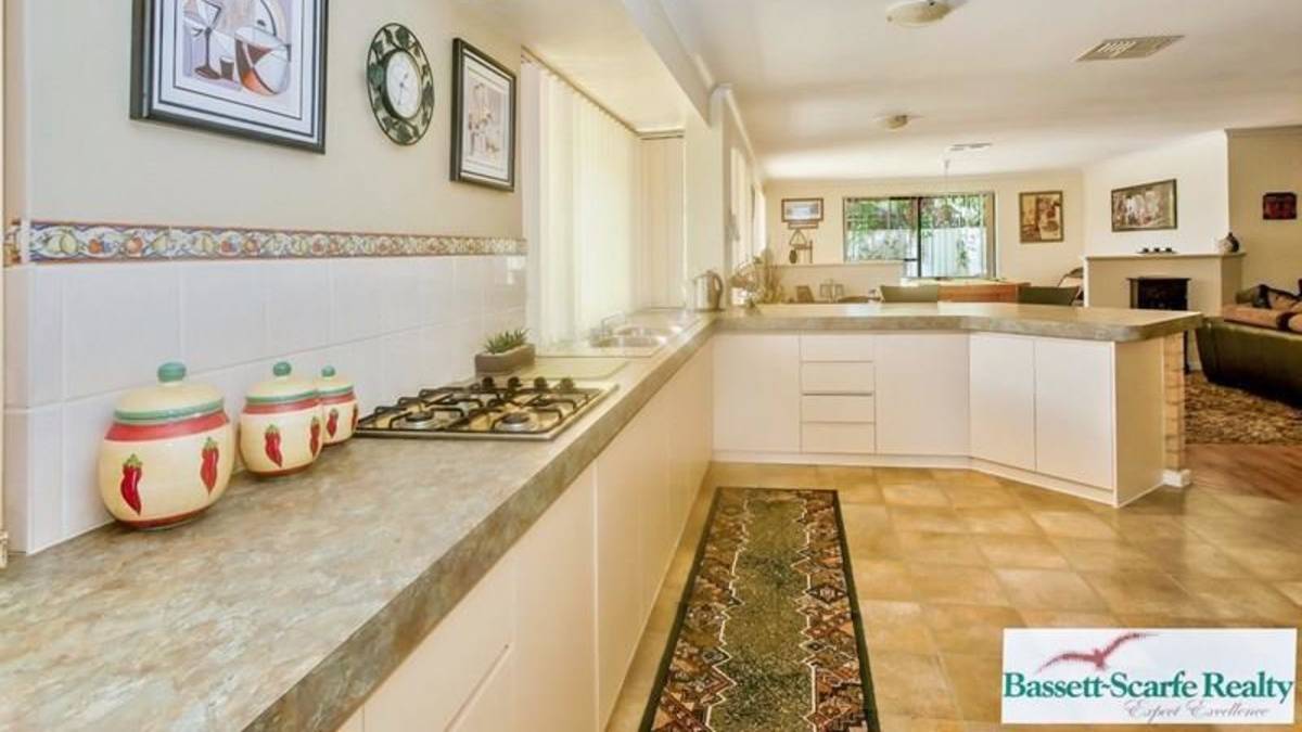 54 Pebble Beach Boulevard, MEADOW SPRINGS, WA 6210 AUS