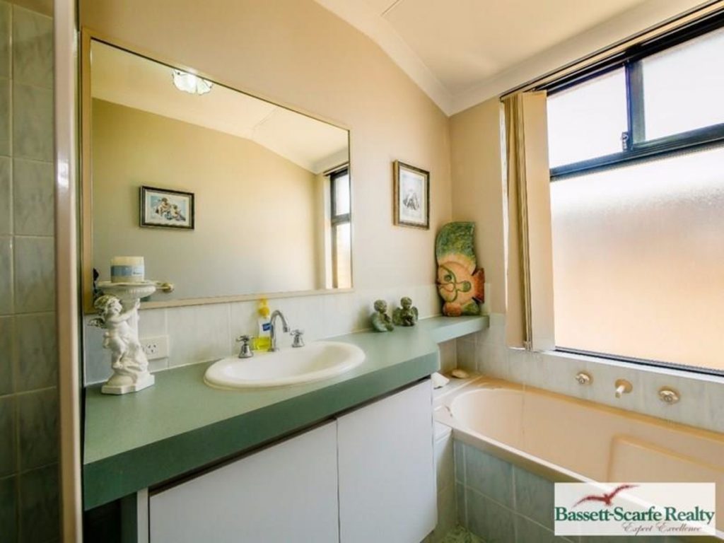 54 Pebble Beach Boulevard, Meadow Springs - Thumbnail 7