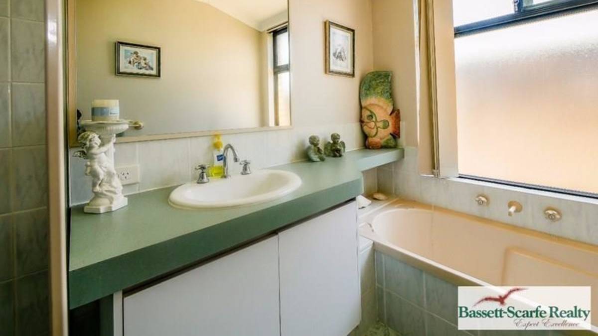 54 Pebble Beach Boulevard, MEADOW SPRINGS, WA 6210 AUS