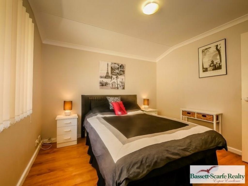 54 Pebble Beach Boulevard, Meadow Springs - Thumbnail 5