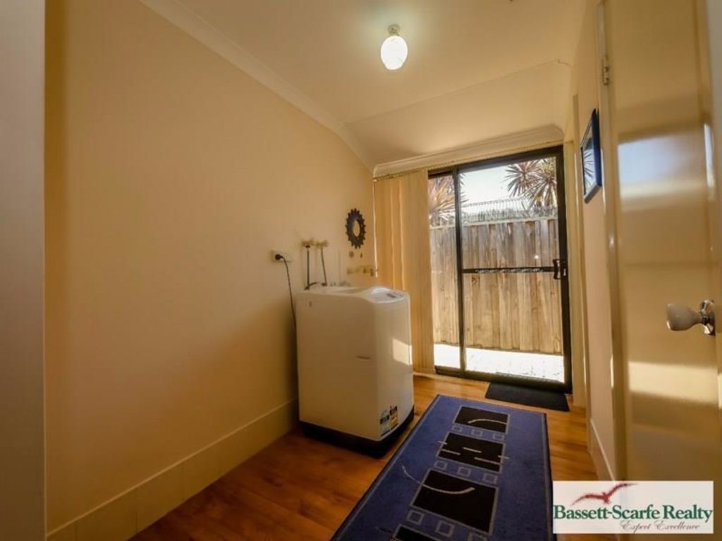 54 Pebble Beach Boulevard, Meadow Springs - Thumbnail 4