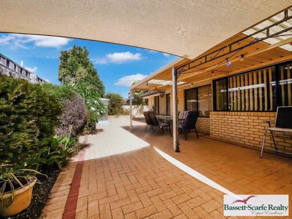 54 Pebble Beach Boulevard, Meadow Springs - Thumbnail 3
