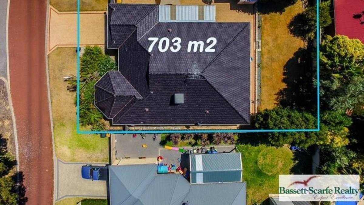 54 Pebble Beach Boulevard, MEADOW SPRINGS, WA 6210 AUS