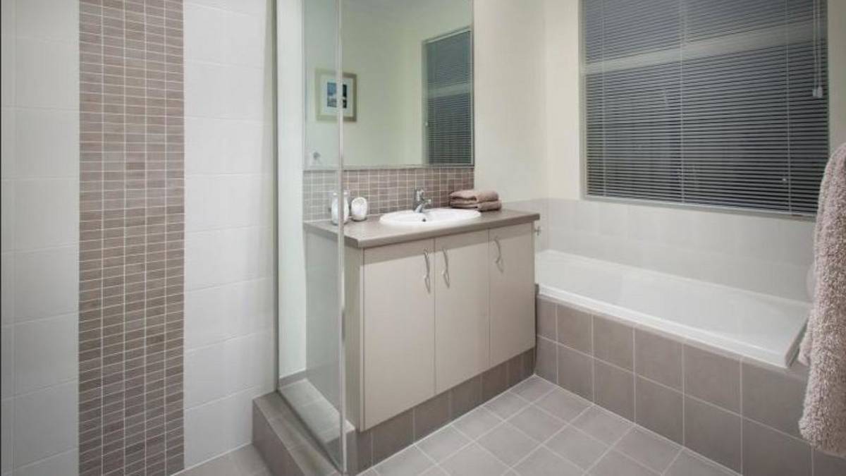 12 Glendale Street, Meadow Springs, WA 6210 AUS