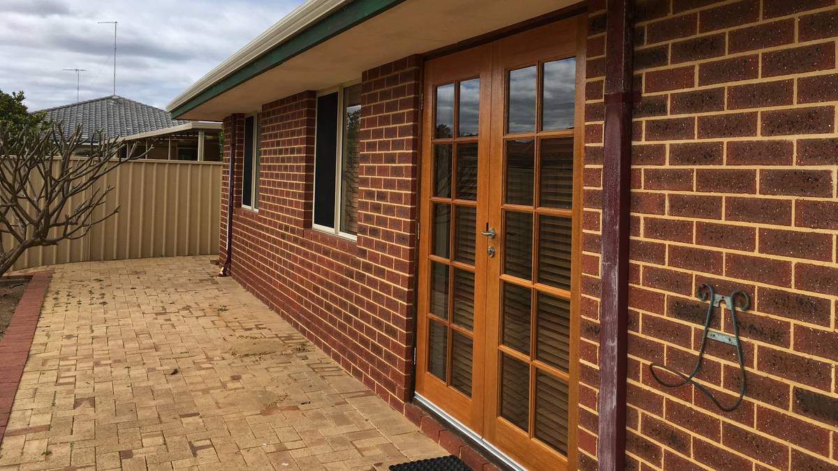 11 Mariner Place, Halls Head, WA 6210 AUS