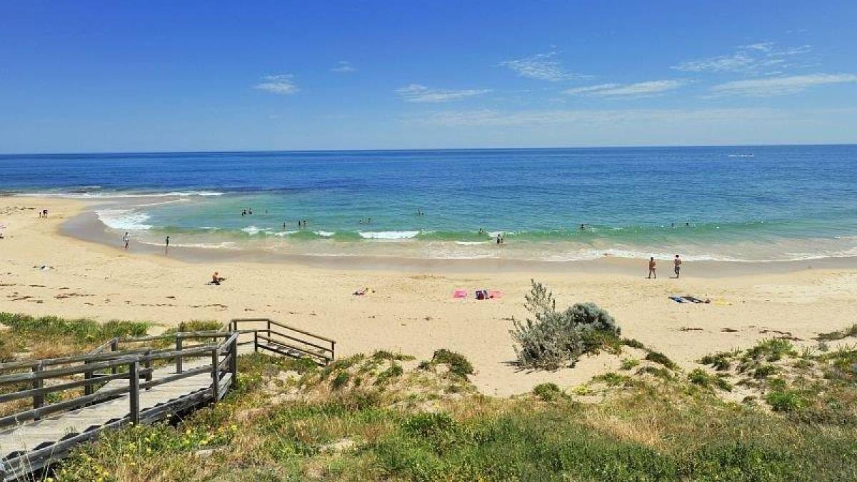 6 Oversby Street, Halls Head, WA 6210 AUS