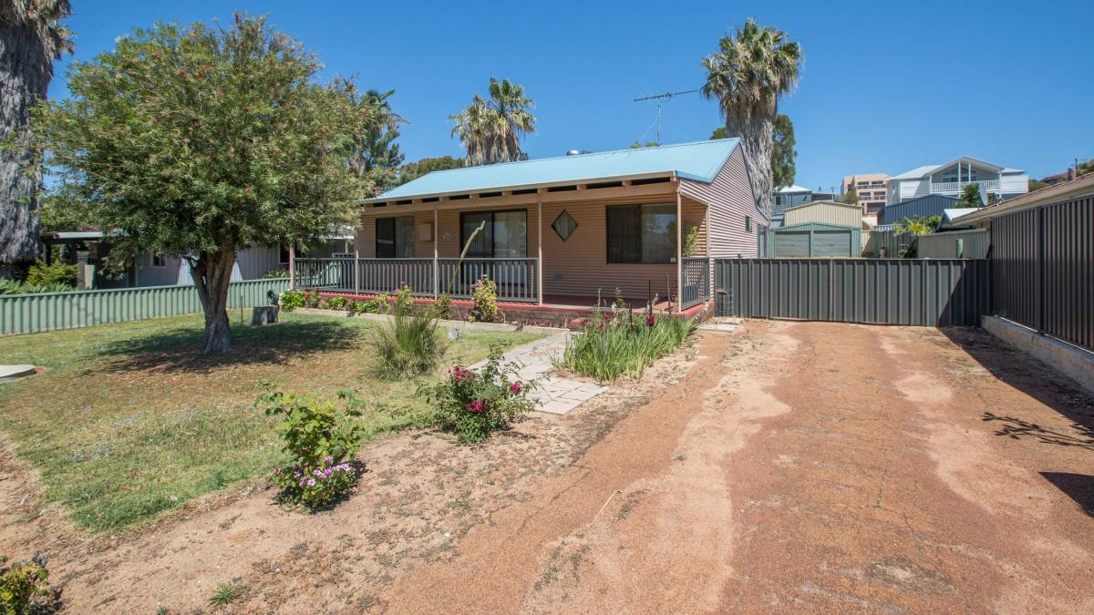 18 Eldora Crescent, Falcon, WA 6210 AUS