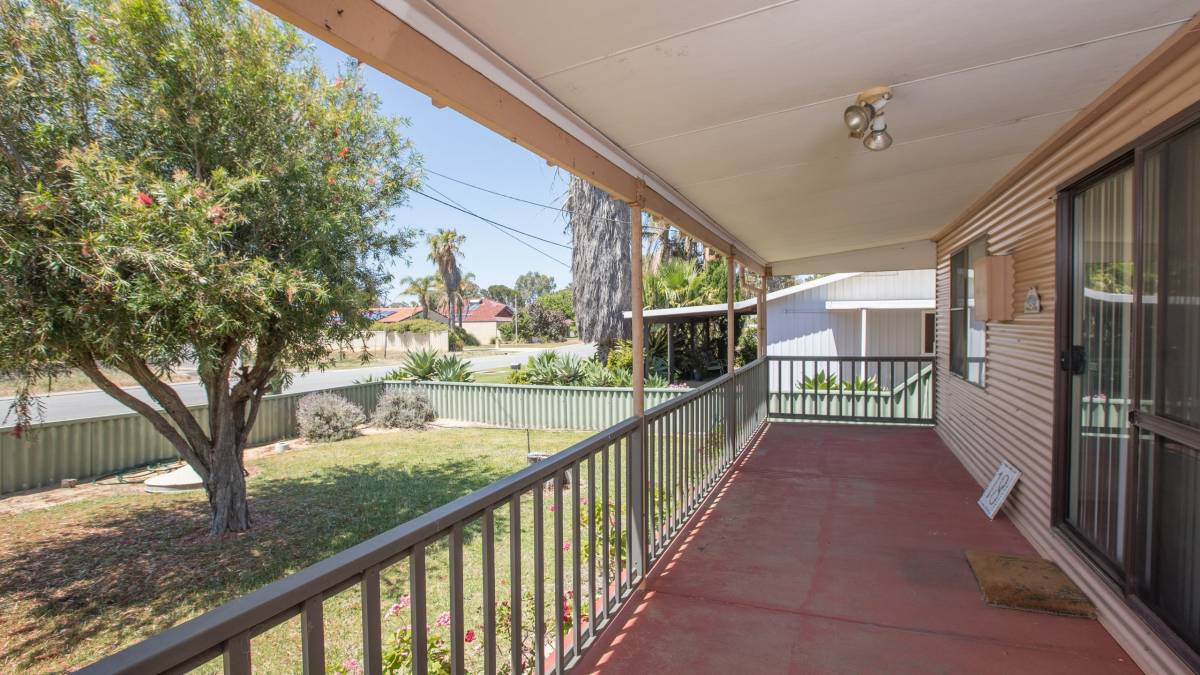 18 Eldora Crescent, Falcon, WA 6210 AUS