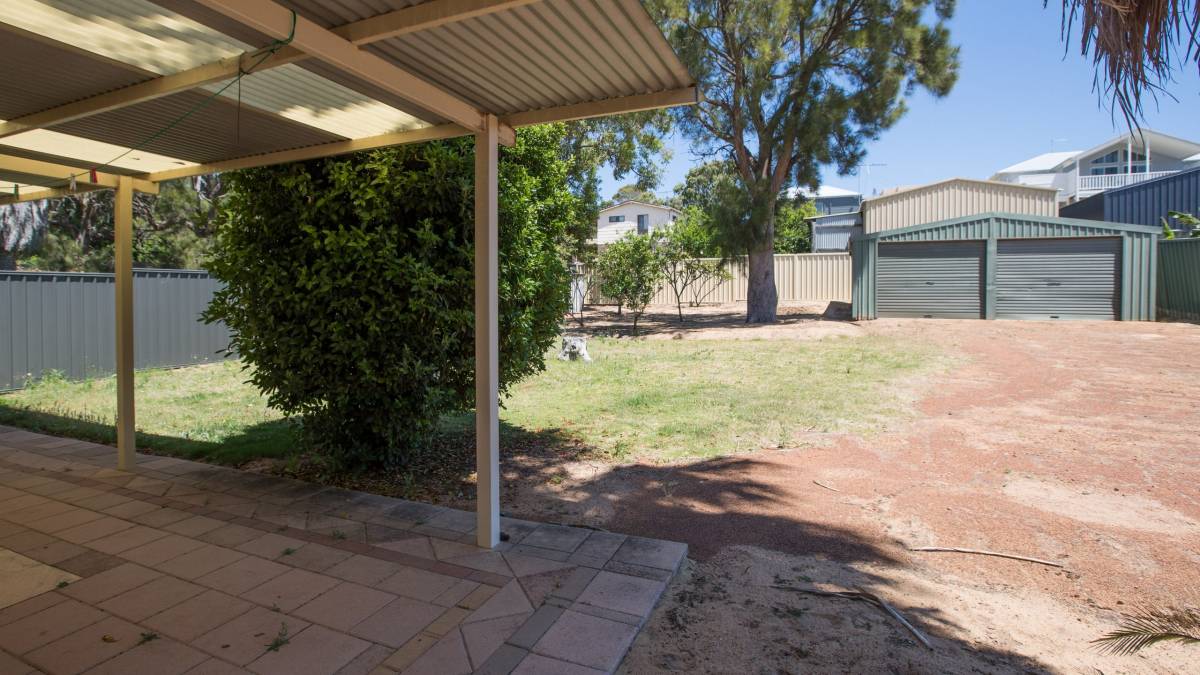 18 Eldora Crescent, Falcon, WA 6210 AUS