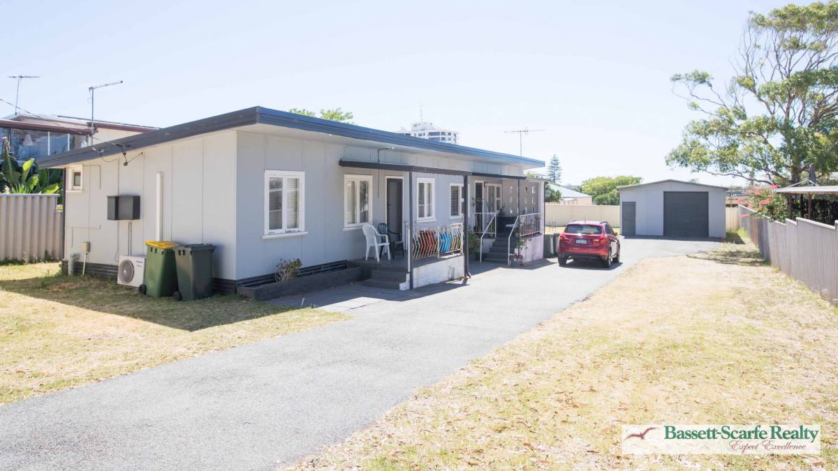 2/30 Janis Street, Halls Head, WA 6210 AUS