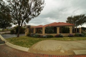 2 Possum Drive, WANNANUP, WA 6210 AUS