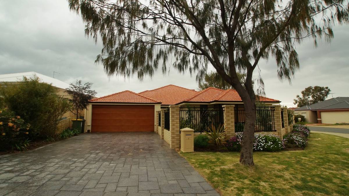 2 Possum Drive, WANNANUP, WA 6210 AUS