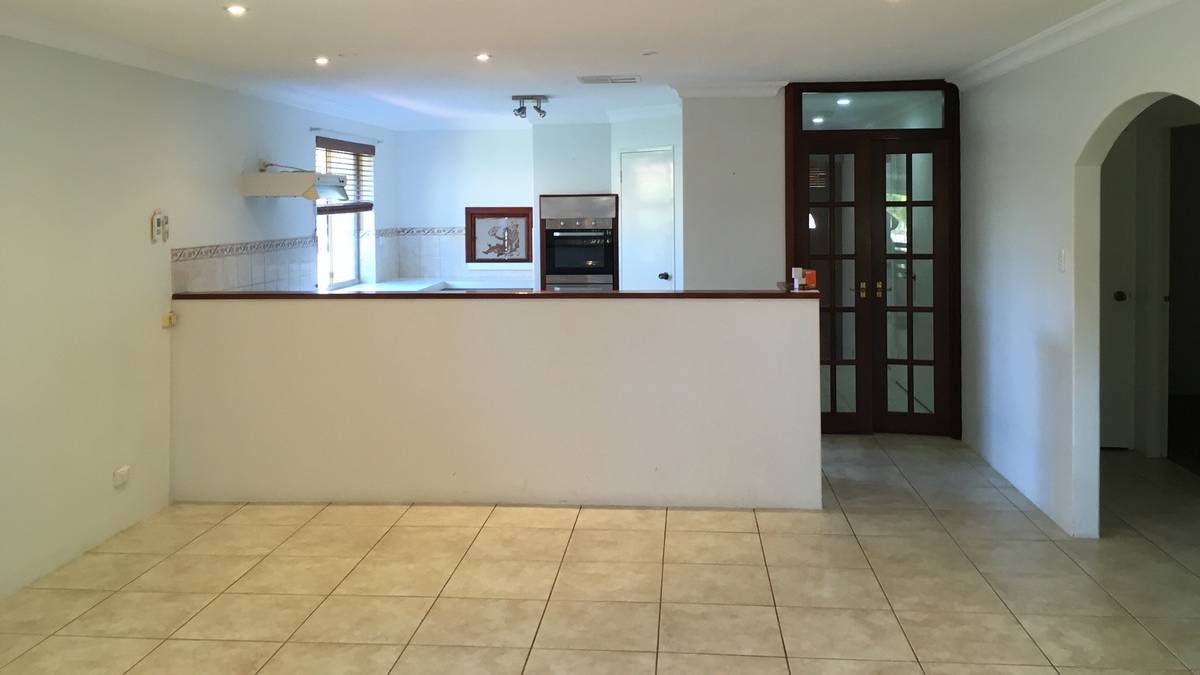 2 Woolah Place, South Yunderup, WA 6208 AUS