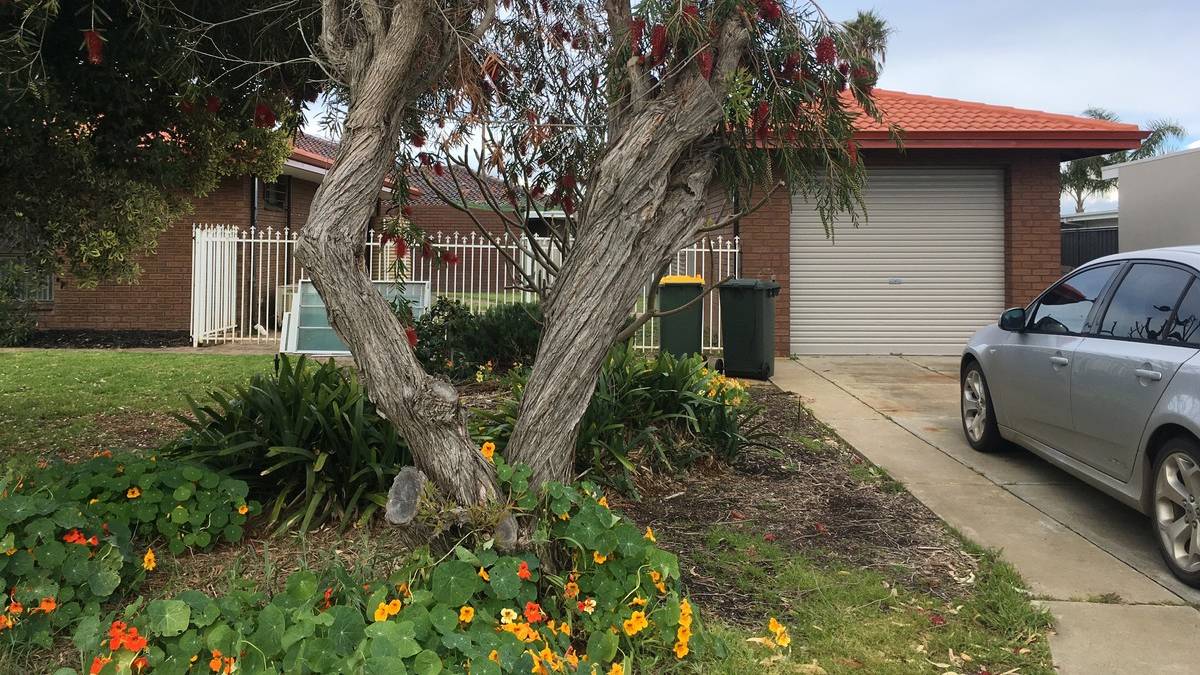 2 Muir Place, Halls Head, WA 6210 AUS