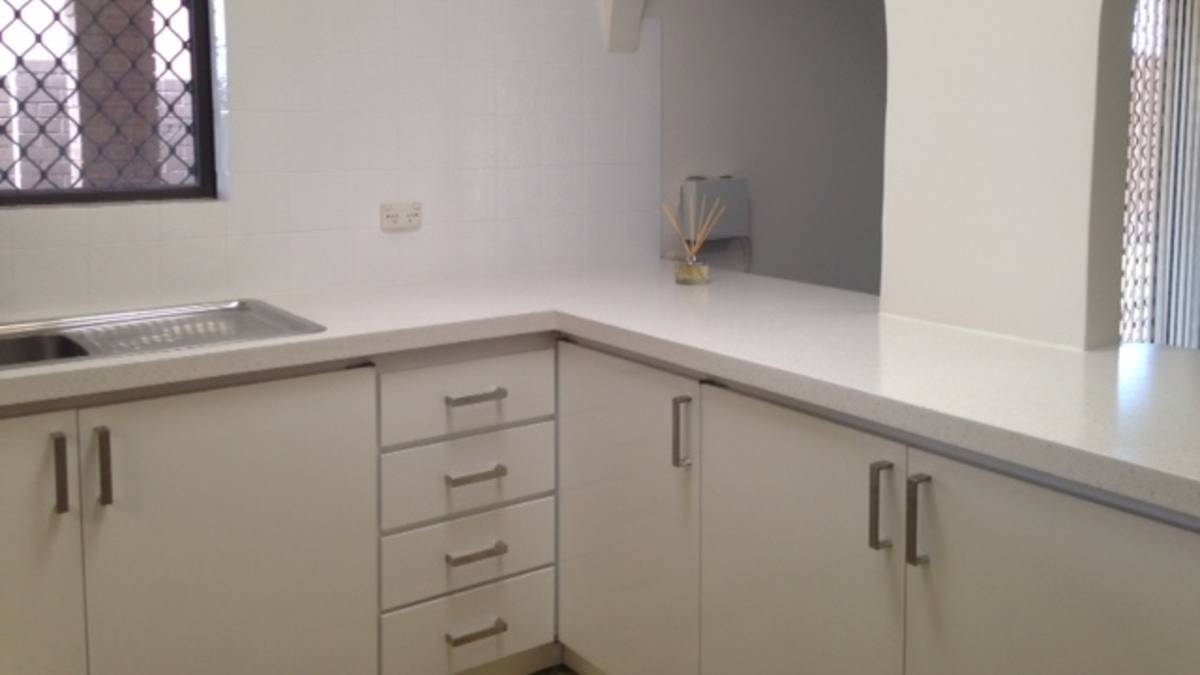 2 Muir Place, Halls Head, WA 6210 AUS