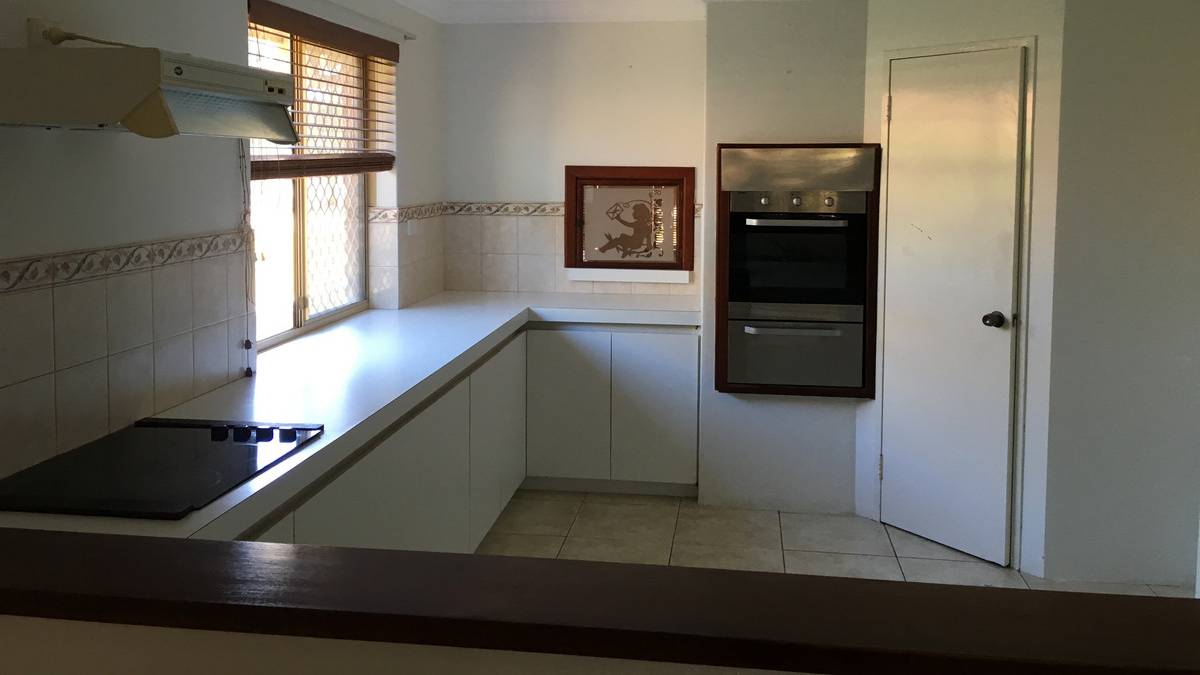2 Woolah Place, South Yunderup, WA 6208 AUS