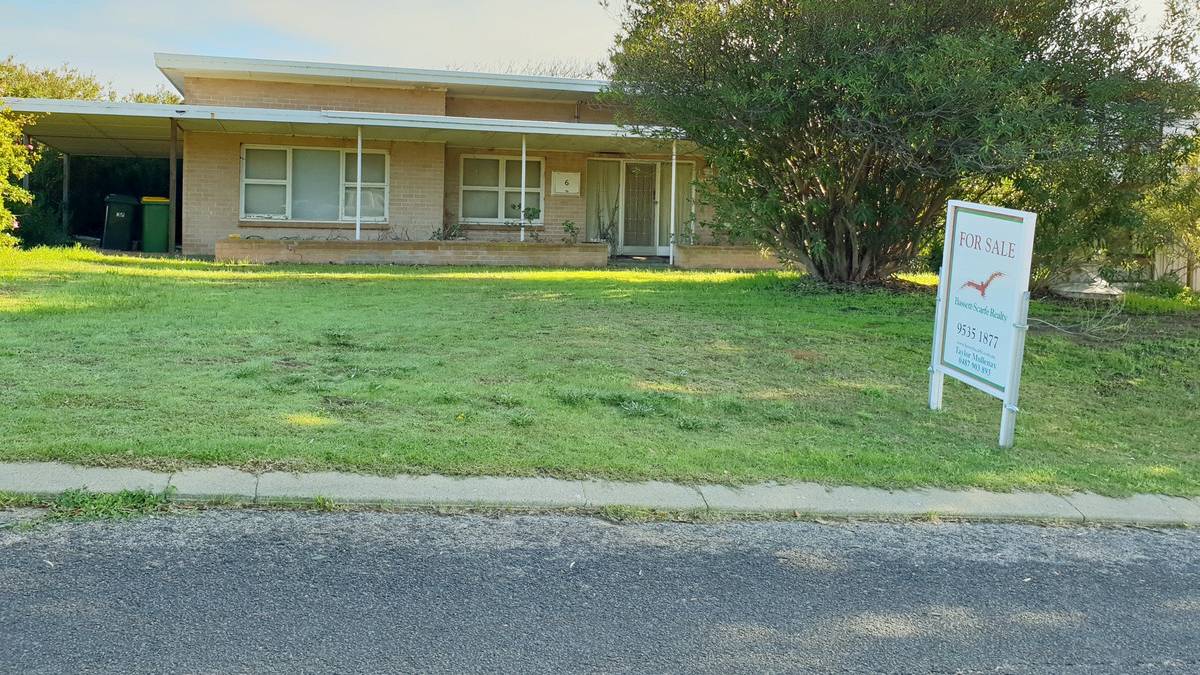 6 Peter Street, Halls Head, WA 6210 AUS