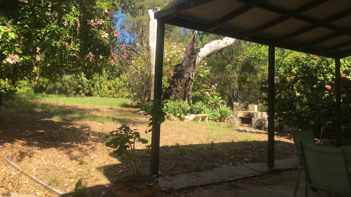 1 Ewing Crescent, DAWESVILLE, WA 6211 AUS