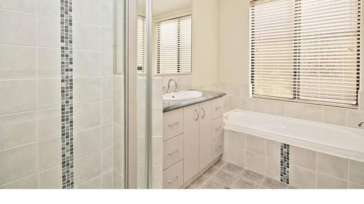 74A Leslie Street, Dudley Park, WA 6210 AUS