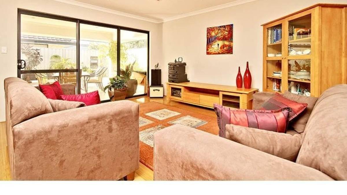 74A Leslie Street, Dudley Park, WA 6210 AUS