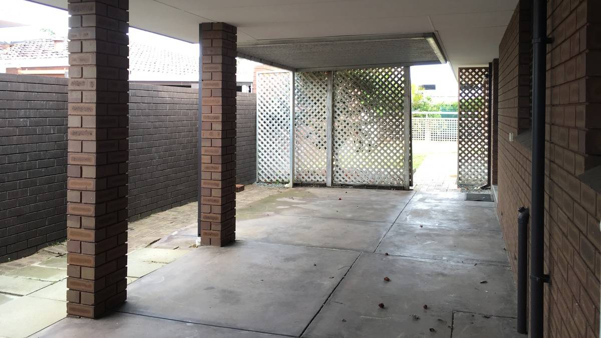 2 Muir Place, Halls Head, WA 6210 AUS