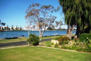26 Fairbridge Road, Halls Head, WA 6210 AUS