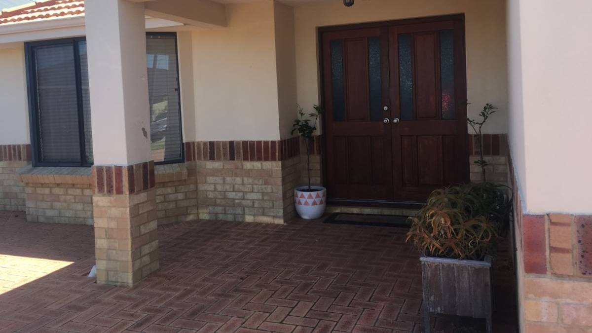 27 Marsdenia Road, HALLS HEAD, WA 6210 AUS