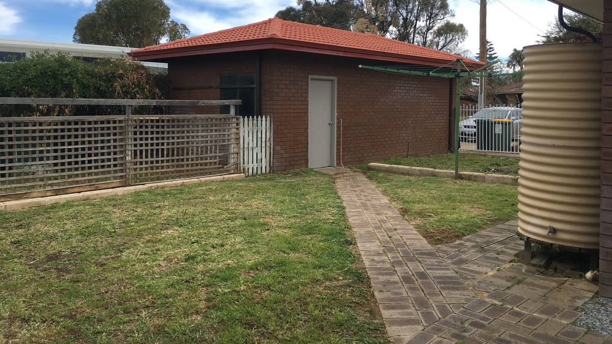 2 Muir Place, Halls Head, WA 6210 AUS