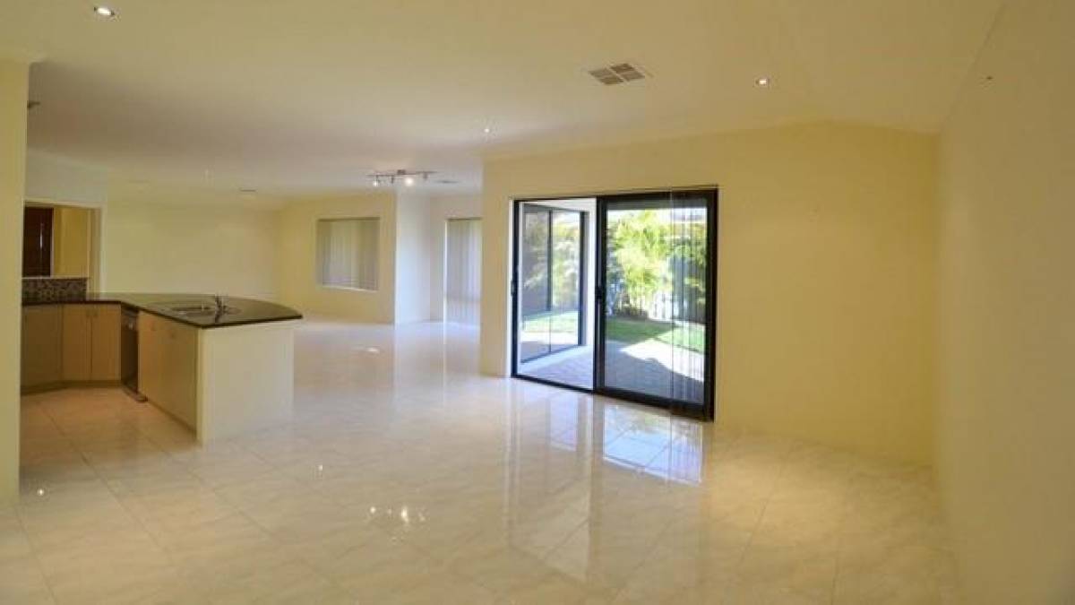 4 Firetail Lane, Erskine, WA 6210 AUS