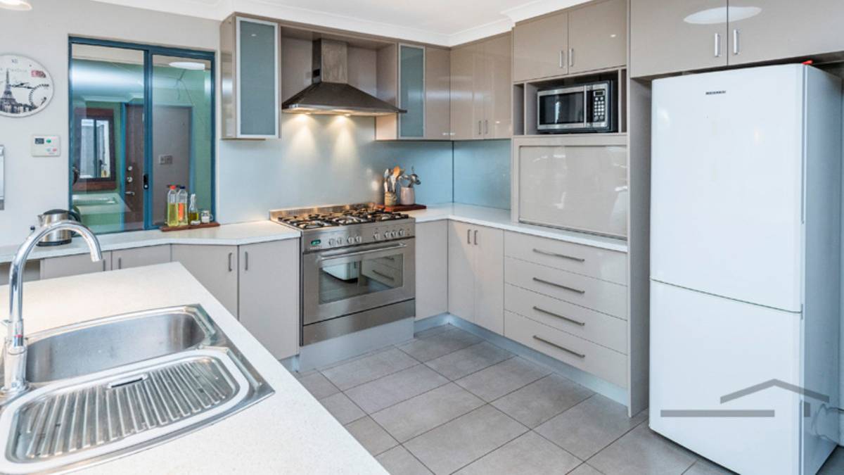 14 Birdsong Grove, Greenfields, WA 6210 AUS