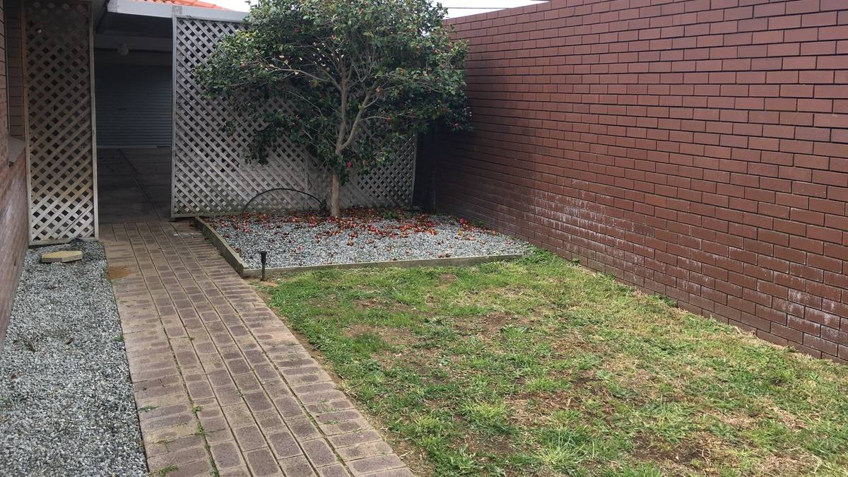 2 Muir Place, Halls Head, WA 6210 AUS