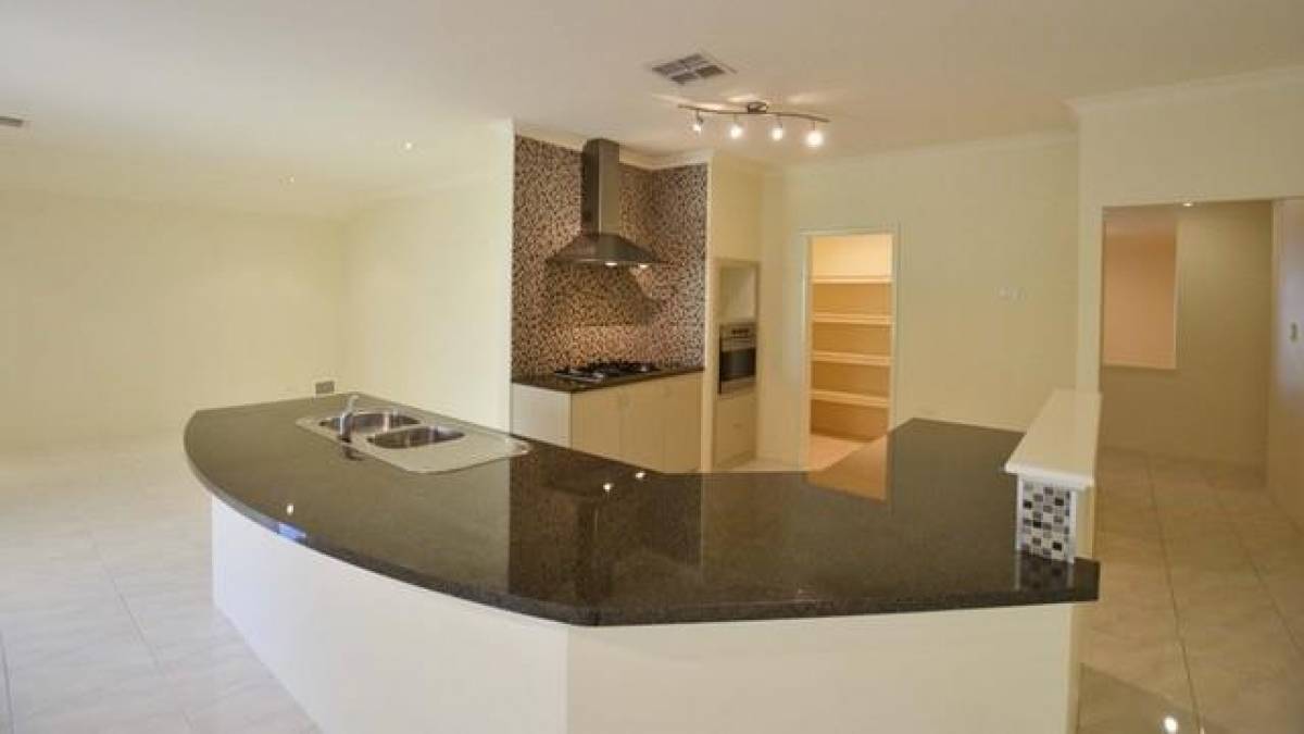 4 Firetail Lane, Erskine, WA 6210 AUS