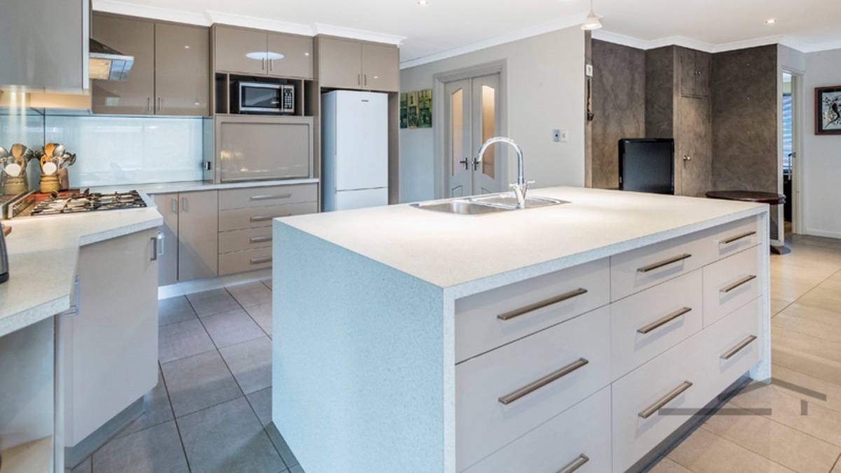 14 Birdsong Grove, Greenfields, WA 6210 AUS