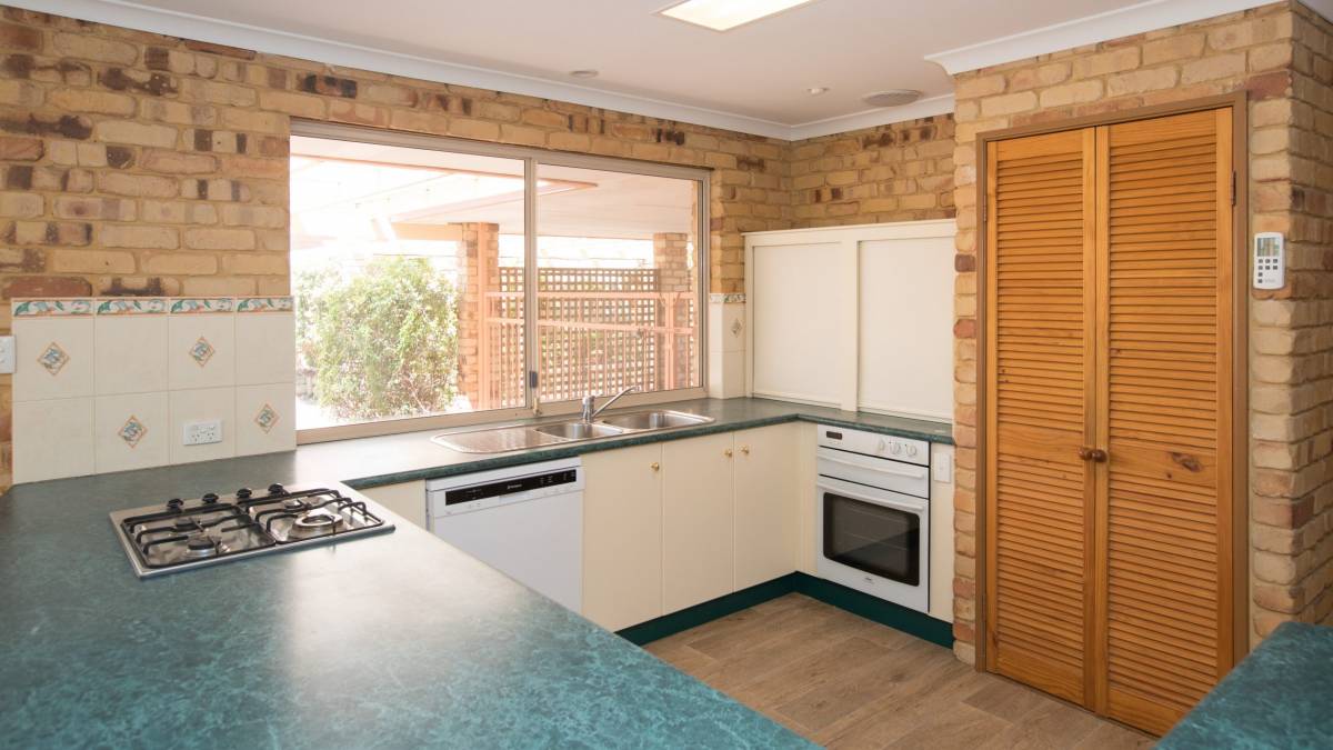 4 Elms Court, Erskine, WA 6210 AUS