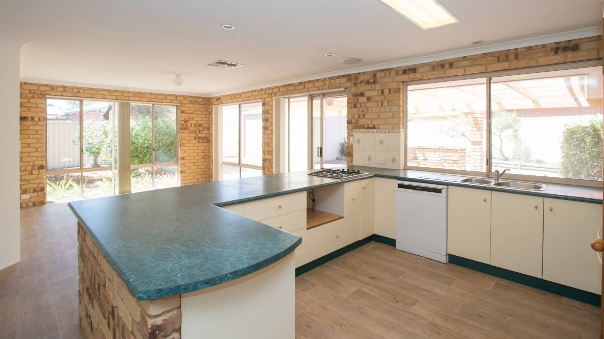 4 Elms Court, Erskine, WA 6210 AUS