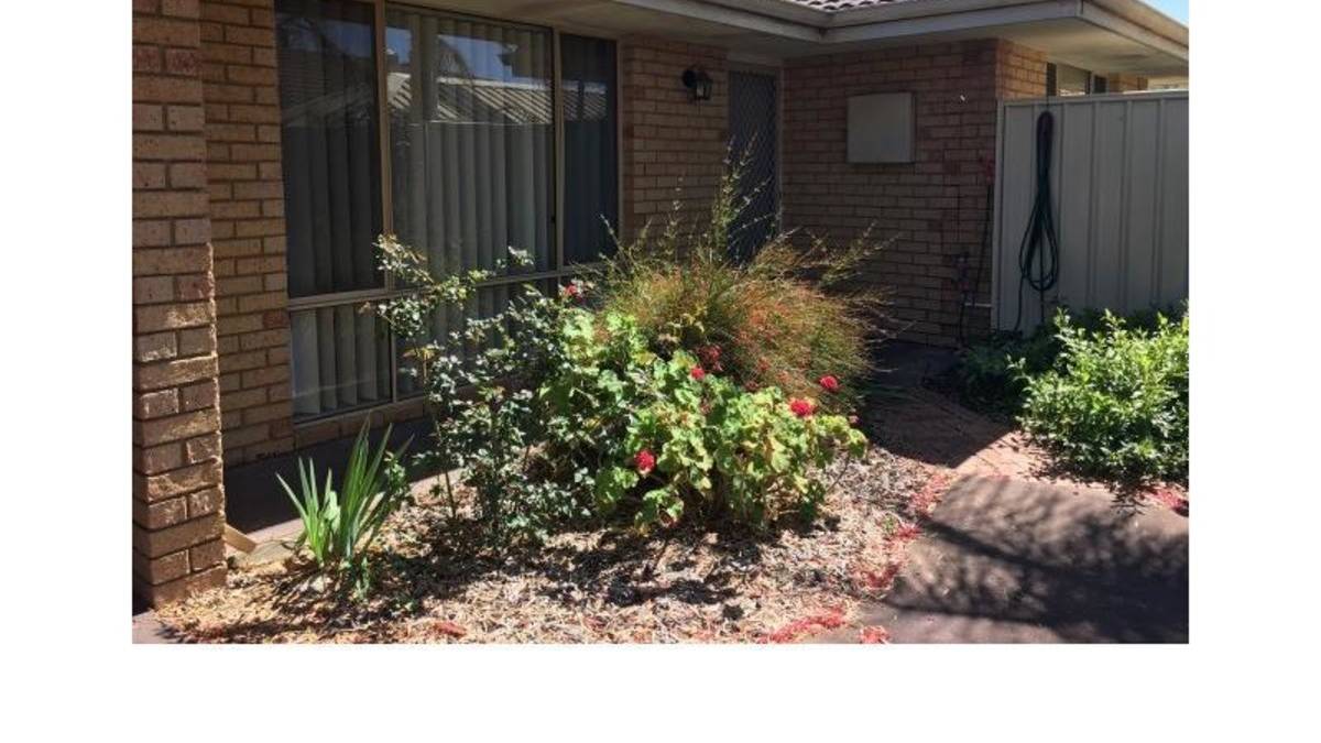 104B Janis Street, HALLS HEAD, WA 6210 AUS