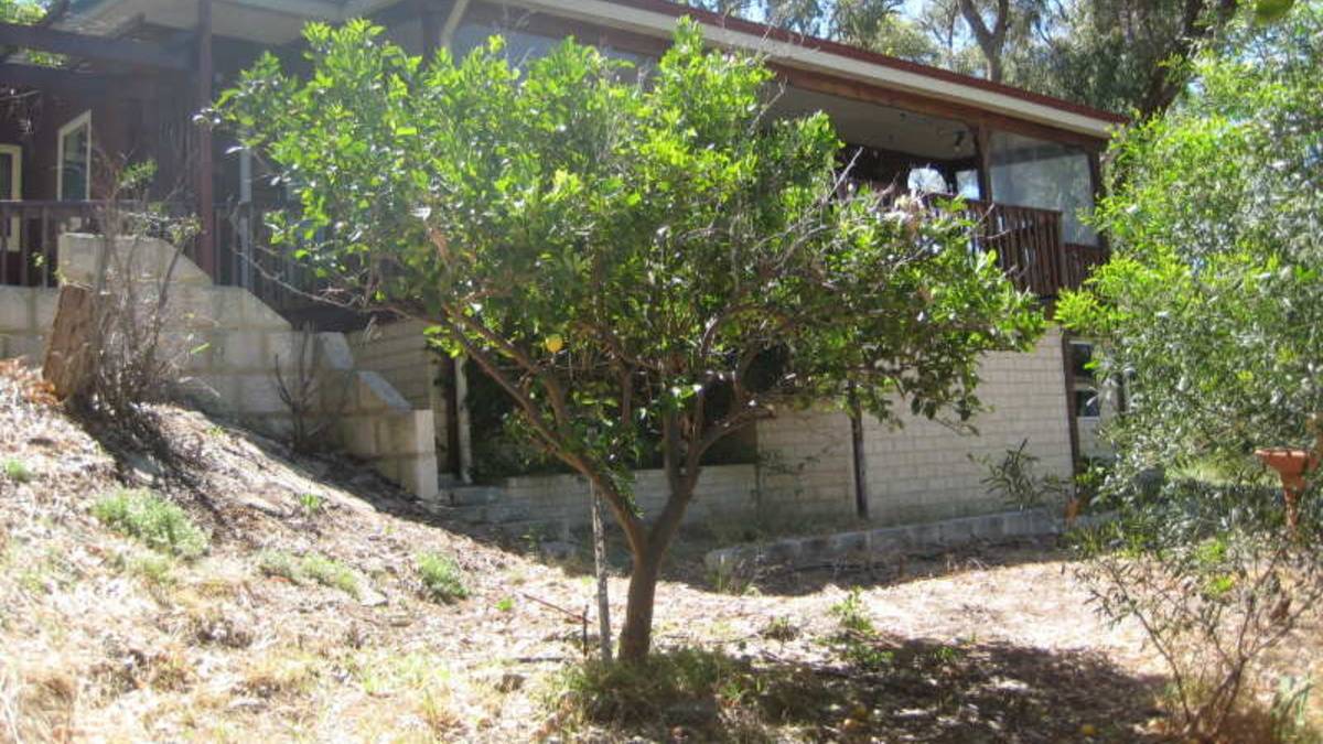 4 Hill Street, HALLS HEAD, WA 6210 AUS